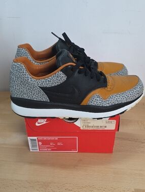 Nike Men's Black & Tan Safari Pattern Low-Top Sneakers 9 US